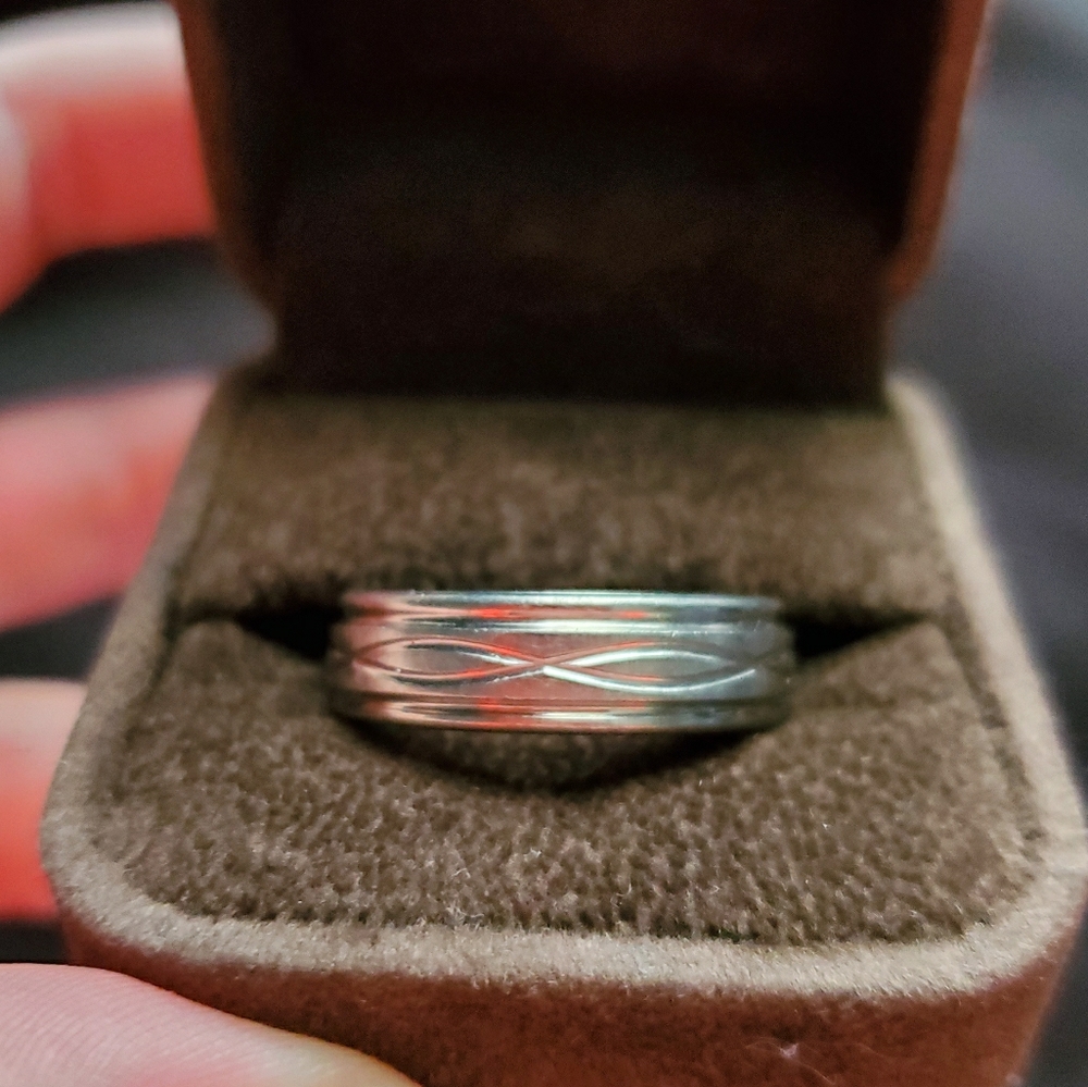MAKE OFFER - Mens Wedding Band